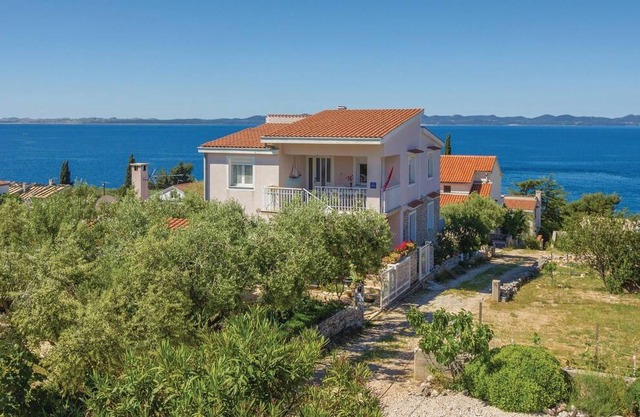 2 bedroom accommodation in Zdrelac
