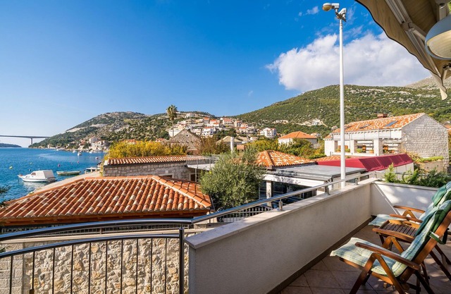 2 bedroom accommodation in Mokosica