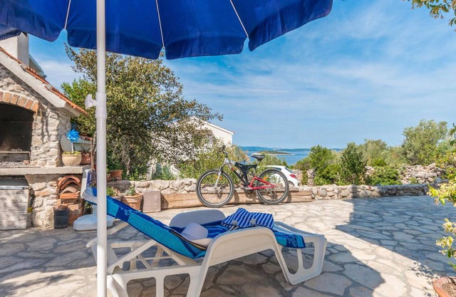 2 bedroom accommodation in Zdrelac