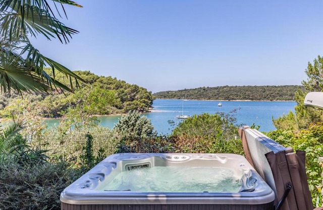 2 Bedroom Gorgeous Apartment In Pula