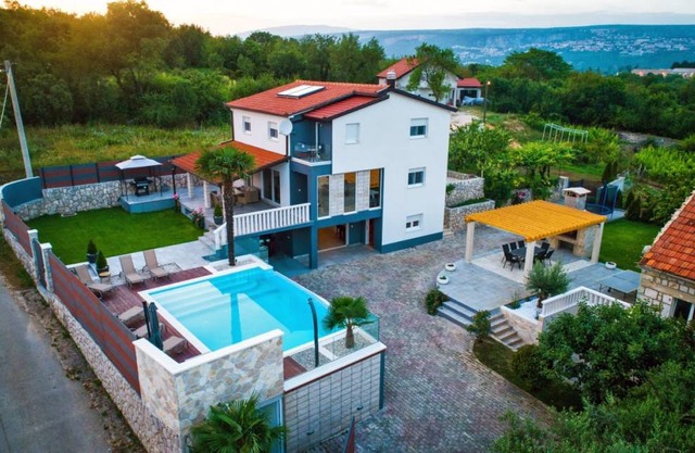 280 m² Villa ∙ 4 bedrooms ∙ 10 guests