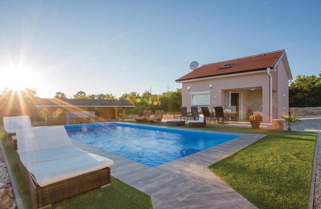 3 bedroom accommodation in Galizana