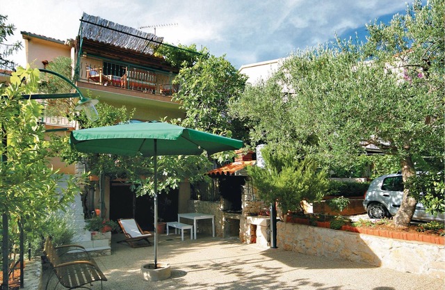 3 bedroom accommodation in Zaboric