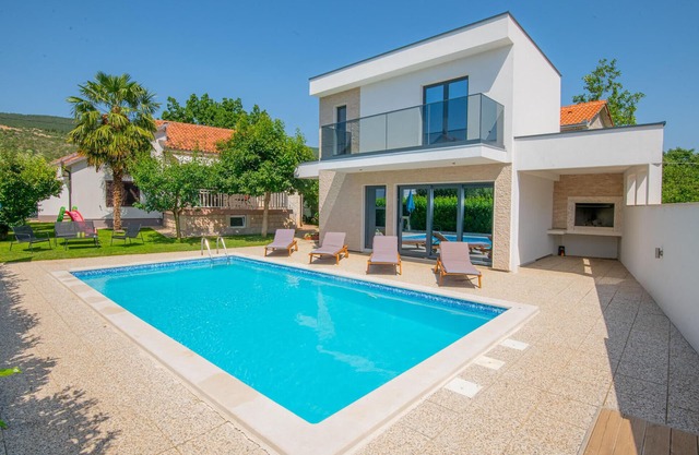 3 bedroom cozy home in Donji Prolozac