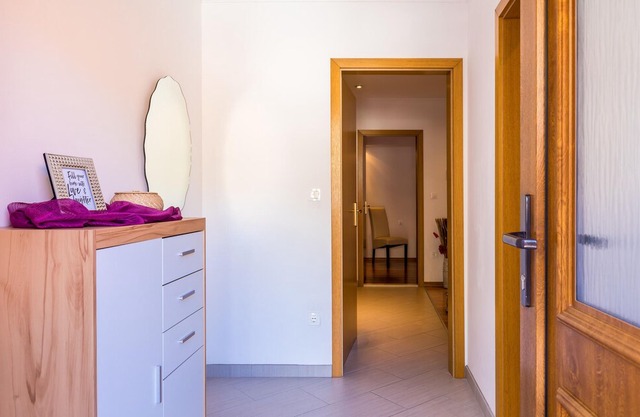 4 bedroom accommodation in Gromaca