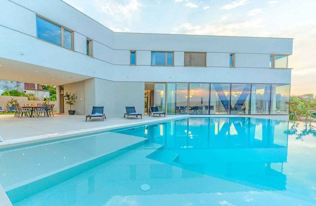400 m² Villa ∙ 5 bedrooms ∙ 12 guests