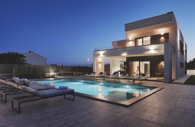 410 m² Villa ∙ 4 bedrooms ∙ 10 guests in Pula