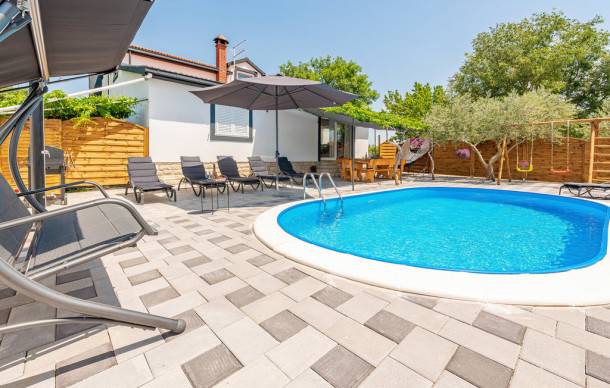 5 bedroom accommodation in Dracevac Ninski