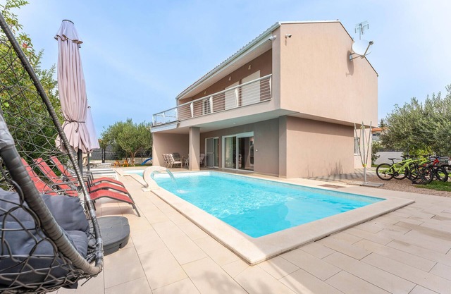 5 bedroom amazing home in Kakma
