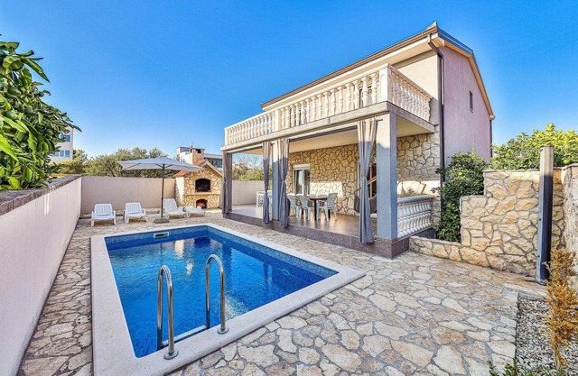 Amazing home in Okrug Gornji in Okrug Gornji