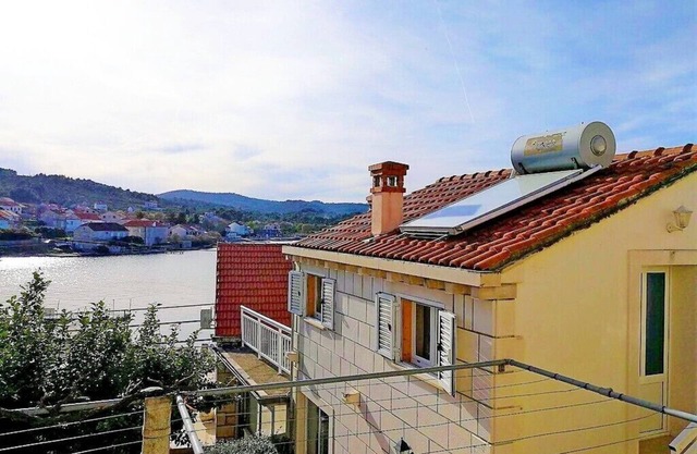 Apartment Željko, (15530), Lumbarda, hr