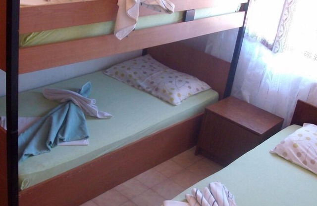Apartment Bob - 10m from the sea A2-Lorena 7(5) - Stomorska, Island Solta, Croatia