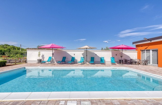 Apartment Danka A2 with Pool