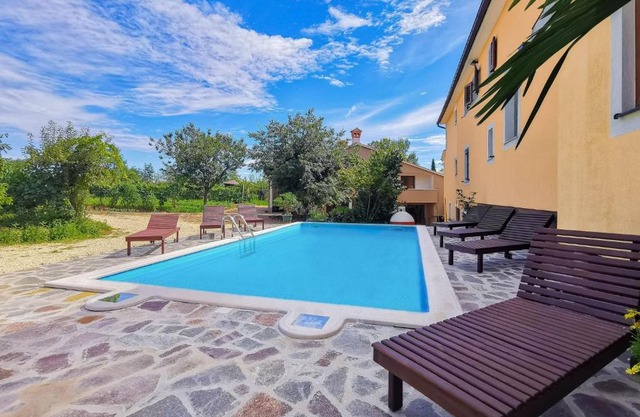 Apartment Jakov - ROJ431