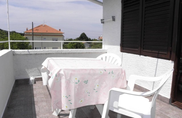 Apartment Kuce - 150m from the beach with parking: SA2(2) - Susica, Island Ugljan, Croatia