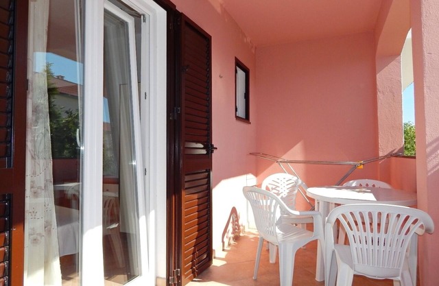 Apartment Luce - family friendly & parking: A4(4) - Pag, Island Pag, Croatia