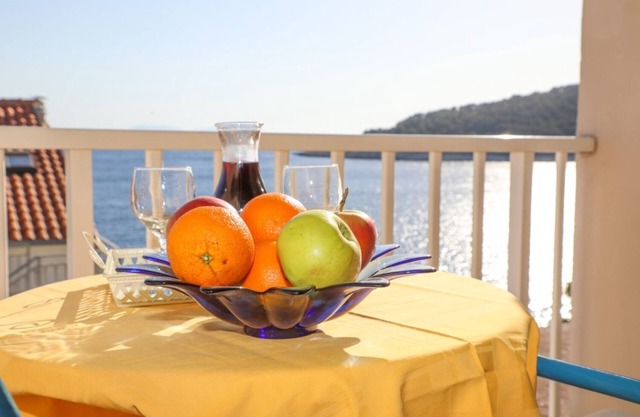 Apartment Marlene - 50 m from sea: R3(2) - Milna (Hvar), Island Hvar, Croatia