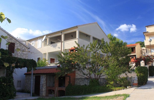 Apartment Milna 8896b
