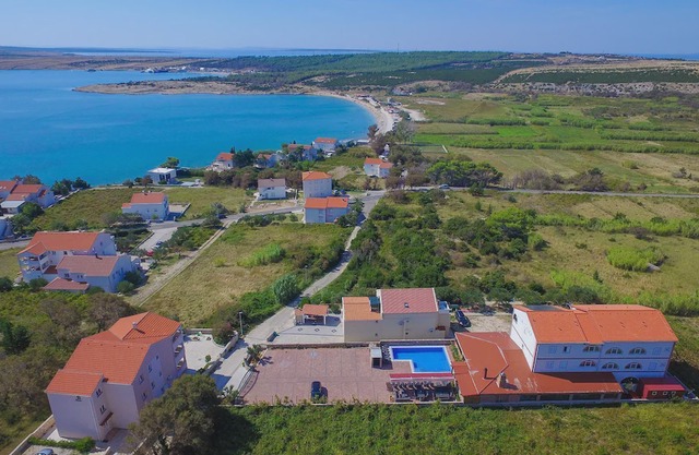 Apartment NATALI - with swimming pool SA4(2+2) - Novalja, Island Pag, Croatia