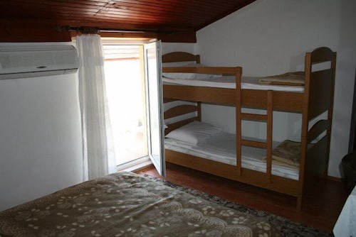 Apartment Sandy beach - afordable with parking: A3-17(4) - Vlasici, Island Pag, Croatia