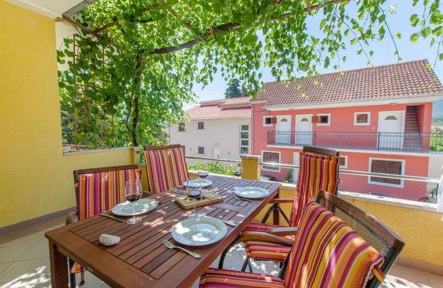 Apartments and Rooms Anita