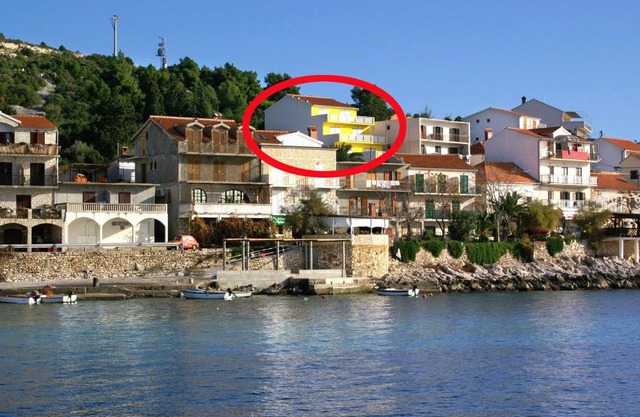 Apartments by the sea Milna, Hvar - 3074