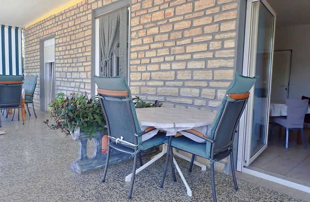 Apartments Nada (42012-A1) - Starigrad Paklenica