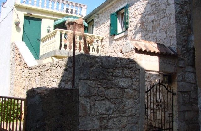 Apartments Branimir (28901-A1) - Sutomiscica - island Ugljan