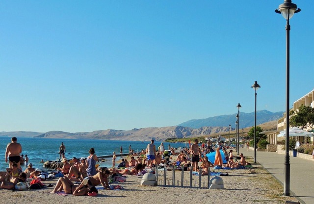 Apartments Ivanka, (15401), Pag, Croatia