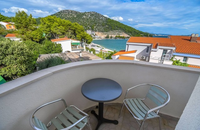 Apartments Jakov (32601-A1) - Marina