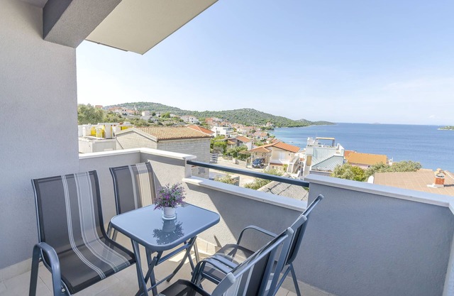 Apartments Katic (56891-A4) - Razanj
