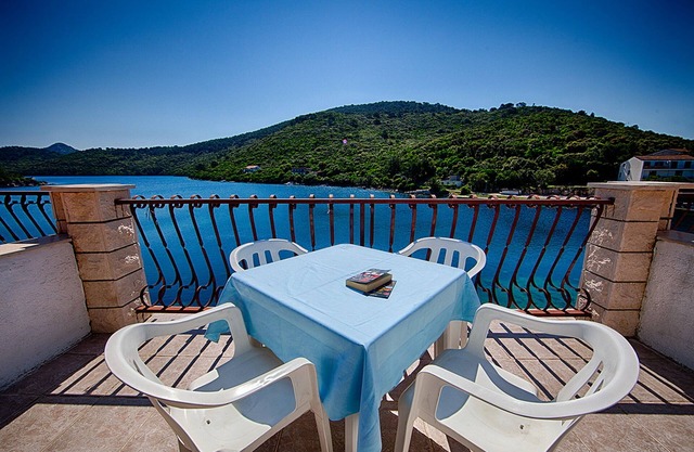 Apartments Malo Lago - One-Bedroom Apartment with Two Balconies and Sea View - Attic (Apartment 2)