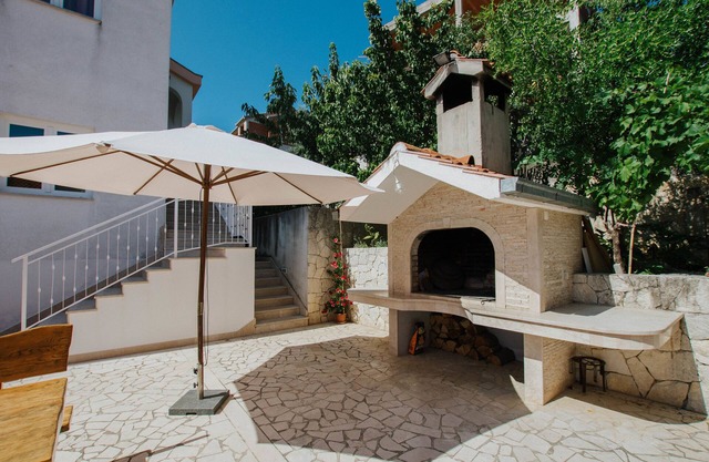 Ferienwohnungen Vrlika Trogir 