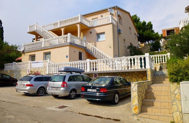 Apartments Mauro, (15218), Omišalj, hr in Omišalj