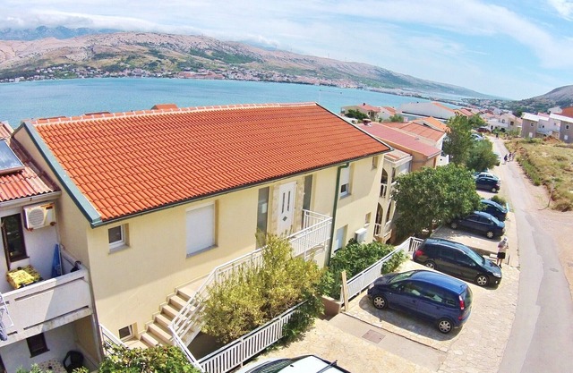 Apartments Mile, (11087), Pag, hr