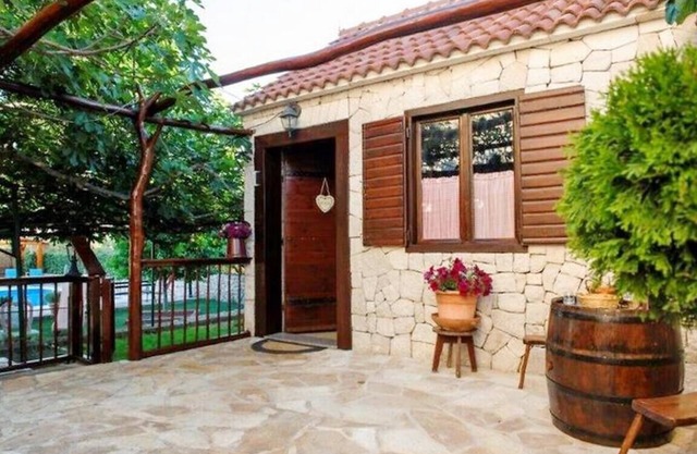 Apartments Mirko, (10125), Seget Vranjic, hr
