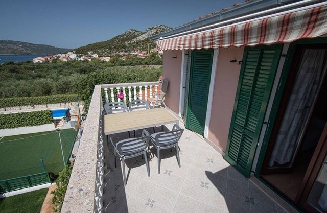 Apartments Mirko (30361-A4) - Seget Vranjica