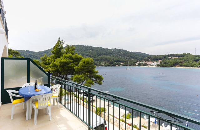 Apartments Posta - Studio with Balcony and Sea View