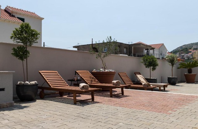 apartments siblings - standard one bedroom apartment with terrace and garden ...