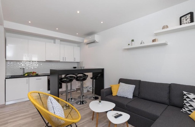 apartments siblings - superior two bedroom apartment with terrace and garden ...