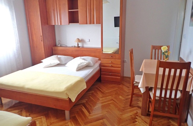 Apartments Sidro-by the sea (41534-A3) - Seline