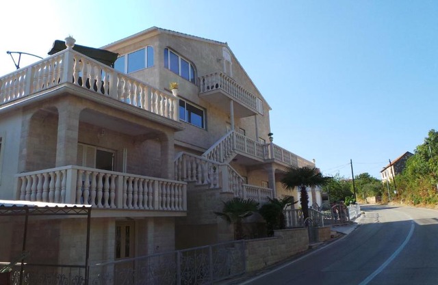 Apartments Villa Kursar 1