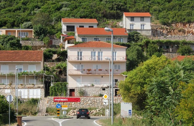 Apartments with parking space Trpanj, Peljesac - 10180