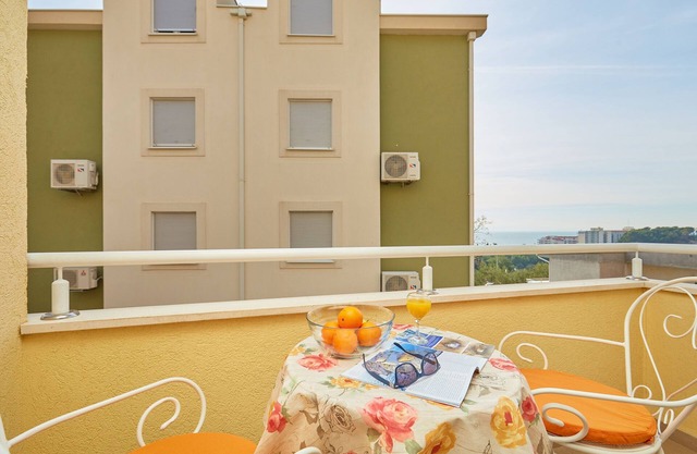 Apartments Zelic Tucepi S2