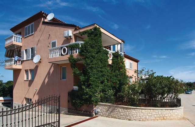 Awesome apartment in Galizana with 1 Bedrooms and WiFi