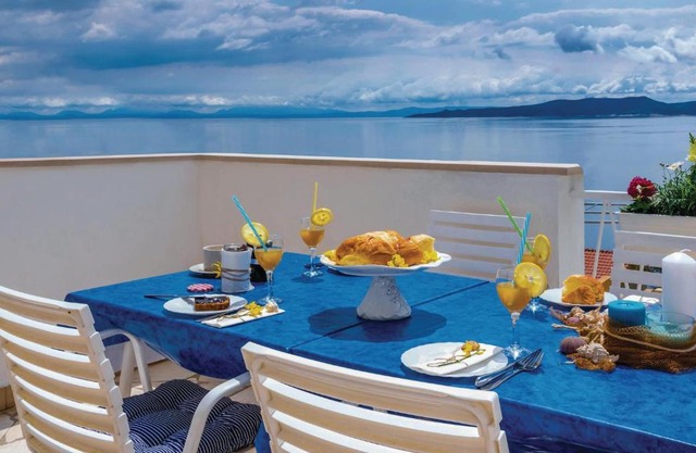 Awesome apartment in Omis w/ WiFi and 2 Bedrooms