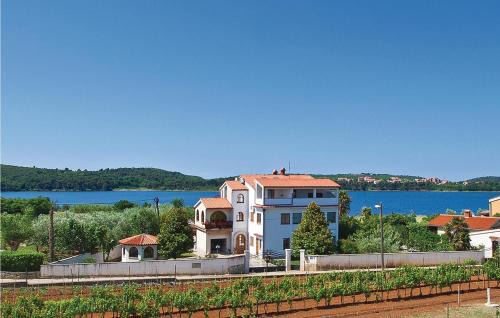 Awesome Apartment In Pula With House Sea View in Pula