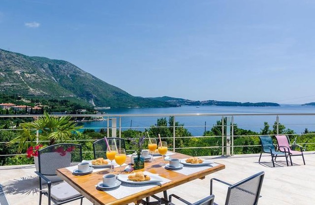 Beautiful Sea View Apartment