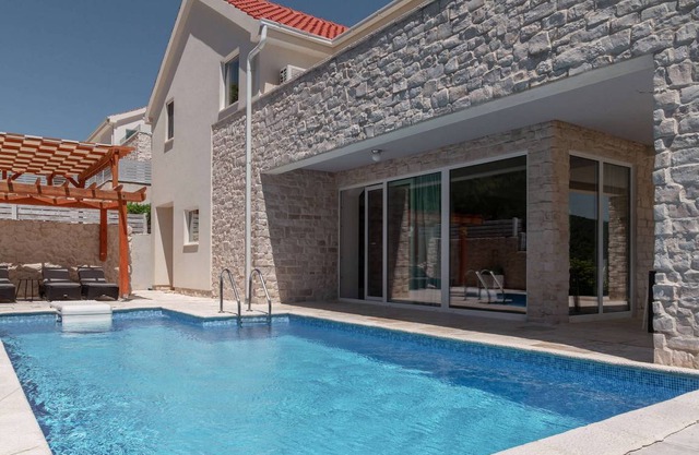Beautiful Villa Fantasy 1