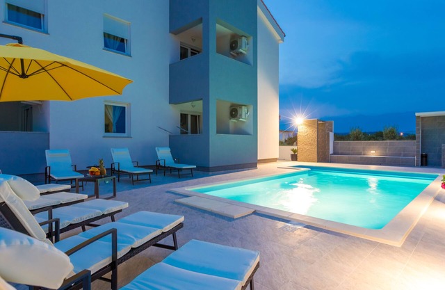 Comfort Apartment with Pool and Terrace